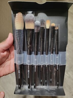 BK Beauty Pro 7-Piece Makeup Brush Set - Nicki La Rose